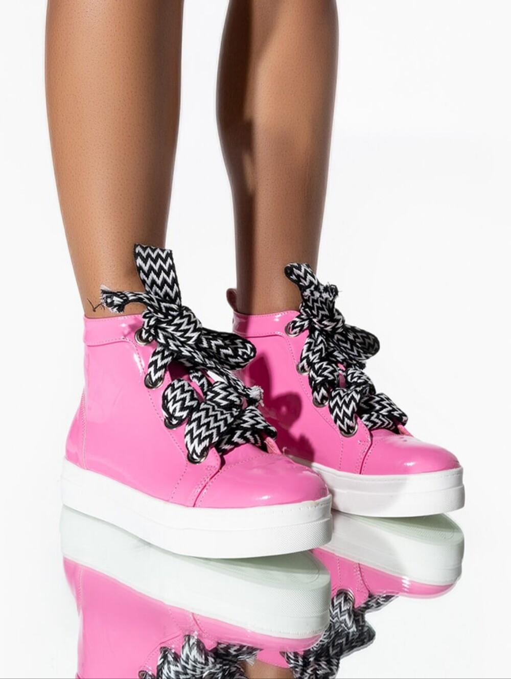 Azalea Wang Avril  Women’s Pink High-Top Patent Sneakers  Graphic Chevron Laces